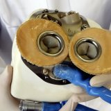 Le pionnier du coeur artificielle implantable espère pouvoir continuer à assurer le suivi des patients déjà greffés. (archive) KEYSTONE/AP/JACQUES BRINON